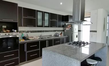 VENDO HERMOSA CASA EN CHINAUTA ANTES DEL PEAJE