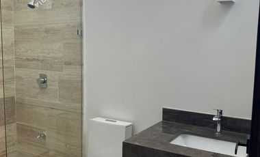 Casa nueva en venta en la zona norte de Mérida de 4 y 5 recamaras con alberca.