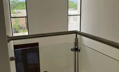 Casa nueva en venta en la zona norte de Mérida de 4 y 5 recamaras con alberca.