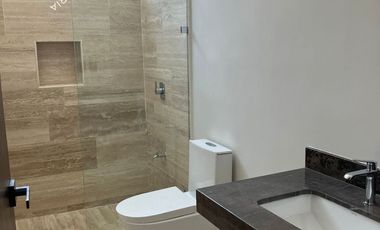 Casa nueva en venta en la zona norte de Mérida de 4 y 5 recamaras con alberca.