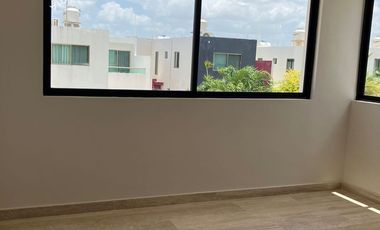 Casa nueva en venta en la zona norte de Mérida de 4 y 5 recamaras con alberca.