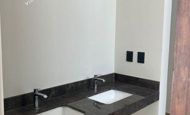 Casa nueva en venta en la zona norte de Mérida de 4 y 5 recamaras con alberca.