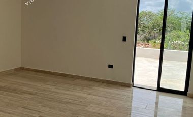 Casa nueva en venta en la zona norte de Mérida de 4 y 5 recamaras con alberca.