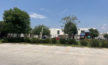 PRIVADA PROXIMA A ZONA INDUSTRIAL, IDEAL PARA EJECUTIVOS, CON VIGILANCIA Y ALBERCA.