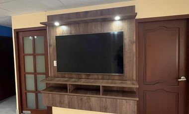 Casa remodelada en venta, Urb. La Joya - La Aurora