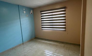 Casa remodelada en venta, Urb. La Joya - La Aurora