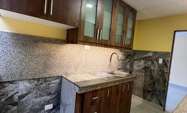 Casa remodelada en venta, Urb. La Joya - La Aurora