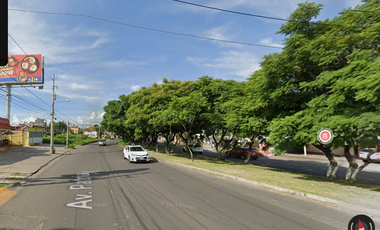 Casa ubicada en colonia Parques de Tlaquepaque Jalisco. Con 3 recamaras y 125m2. Con Acceso controlado. Entre Av. Río Nilo y Av. Patria.