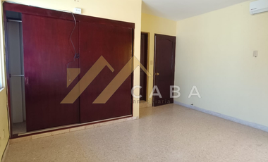 CASA en VENTA DE 4 RECAMARAS, una en planta baja con Excelente ubicación, a media cuadra de área verde