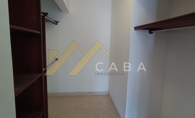 CASA en VENTA DE 4 RECAMARAS, una en planta baja con Excelente ubicación, a media cuadra de área verde