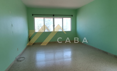 CASA en VENTA DE 4 RECAMARAS, una en planta baja con Excelente ubicación, a media cuadra de área verde