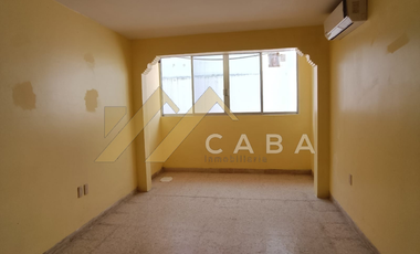 CASA en VENTA DE 4 RECAMARAS, una en planta baja con Excelente ubicación, a media cuadra de área verde