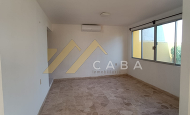 CASA en VENTA DE 4 RECAMARAS, una en planta baja con Excelente ubicación, a media cuadra de área verde
