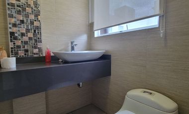 vendo linda casa sector Miravalle