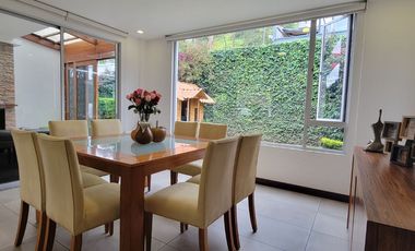 vendo linda casa sector Miravalle