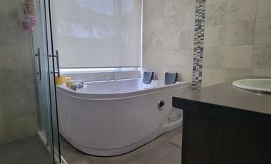 vendo linda casa sector Miravalle