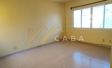 CASA en VENTA con 4 recamaras y excelente ubicación, a media cuadra de área verde