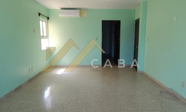 CASA en VENTA con 4 recamaras y excelente ubicación, a media cuadra de área verde