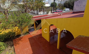 CASA en VENTA con 4 recamaras y excelente ubicación, a media cuadra de área verde