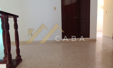CASA en VENTA con 4 recamaras y excelente ubicación, a media cuadra de área verde