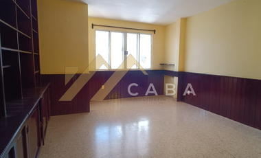 CASA en VENTA con 4 recamaras y excelente ubicación, a media cuadra de área verde