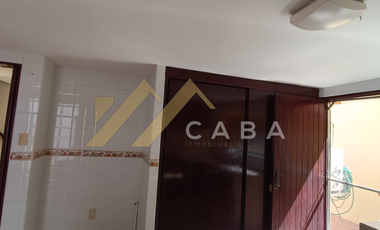 CASA en VENTA con 4 recamaras y excelente ubicación, a media cuadra de área verde