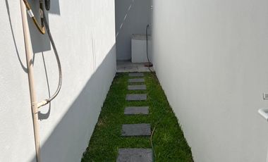 RENTO CASA EN FRACC CLAVELES