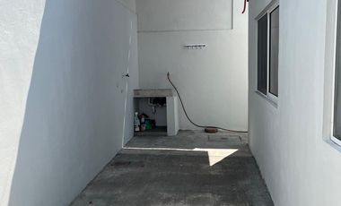 RENTO CASA EN FRACC CLAVELES