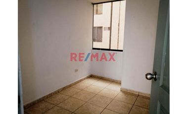 Venta Departamento 4To Piso -Las Torres De Los Olivos