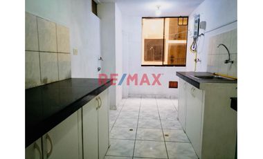 Venta Departamento 4To Piso -Las Torres De Los Olivos