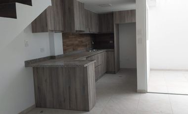 170 m2 Casa por estrenar en Renta 3 plantas mas terraza