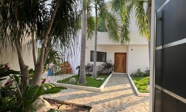 BAHIAS DE HUATULCO, OAXACA, CASA NUEVA, UNICA EN SU ESTILO,  SECTOR RESIDENCIAL  A SOLO MINUTOS DEL MAR