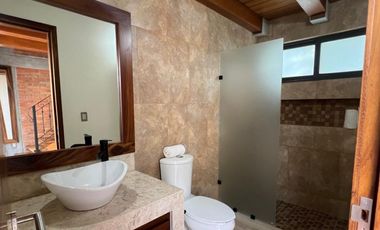 BAHIAS DE HUATULCO, OAXACA, CASA NUEVA, UNICA EN SU ESTILO,  SECTOR RESIDENCIAL  A SOLO MINUTOS DEL MAR