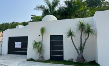 BAHIAS DE HUATULCO, OAXACA, CASA NUEVA, UNICA EN SU ESTILO,  SECTOR RESIDENCIAL  A SOLO MINUTOS DEL MAR