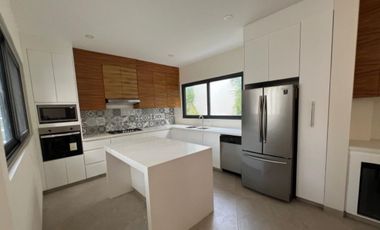 BAHIAS DE HUATULCO, OAXACA, CASA NUEVA, UNICA EN SU ESTILO,  SECTOR RESIDENCIAL  A SOLO MINUTOS DEL MAR