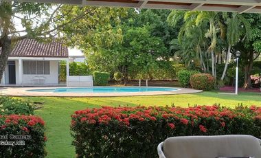 Casa Campestre en Venta Girardot, Ricaurte, Cundinamarca a una cuadra del Mall de Peñalisa