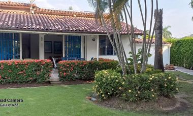 Casa Campestre en Venta Girardot, Ricaurte, Cundinamarca a una cuadra del Mall de Peñalisa