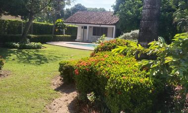Casa Campestre en Venta Girardot, Ricaurte, Cundinamarca a una cuadra del Mall de Peñalisa