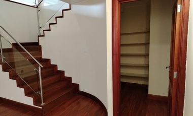 DEPARTAMENTO EN VENTA EN SECTOR CANAL 8, QUITO