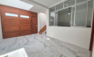 VENTA DE CASA EN URBANIZACIÓN LOS SAUCES CERCA DE LA UNIVERSIDAD SIPÁN