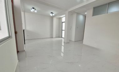 VENTA DE CASA EN URBANIZACIÓN LOS SAUCES CERCA DE LA UNIVERSIDAD SIPÁN