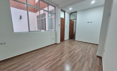 VENTA DE CASA EN URBANIZACIÓN LOS SAUCES CERCA DE LA UNIVERSIDAD SIPÁN