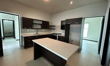 CASA EN VENTA AL NORTE DE SALTILLO EN FRACCIONAMIENTO CERRADO LAS CANTERAS