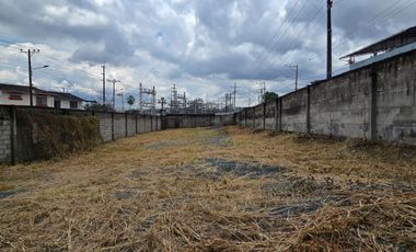 Alquilo Oportunidad Negocio Terreno 700m² Samanes 7 a ½ cuadra Av. Orellana