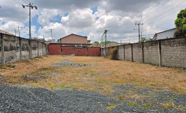 Alquilo Oportunidad Negocio Terreno 700m² Samanes 7 a ½ cuadra Av. Orellana