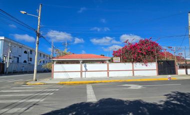 ¡Vendo Casa Esquinera 500m² en Salinas, Santa Elena, ¡Colegio Rubira!