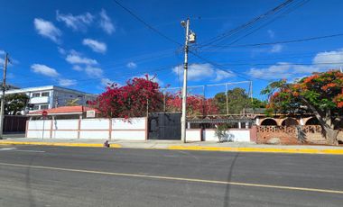¡Vendo Casa Esquinera 500m² en Salinas, Santa Elena, ¡Colegio Rubira!