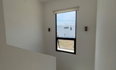 Casa en renta. Fracc. La Huerta, Ixtacomitan 2da sección. Villahermosa Tabasco