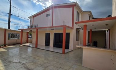 Vendo Casa Esquinera en Urbanización Estrella del Mar con 4 Dormitorios 199 m²