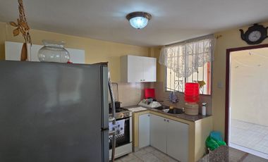 Vendo Casa Esquinera en Urbanización Estrella del Mar con 4 Dormitorios 199 m²